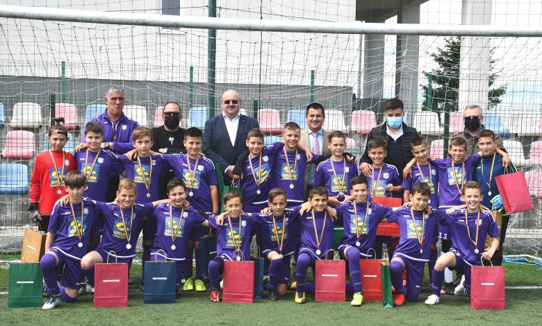 Photo of Consiliul Județean Argeș a premiat campionii de la Viitorul Argeș
