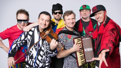 Photo of Incredibilele haine ale  Zdob și Zdup în țara modei și de ce românii votează cu Moldova la Eurovision