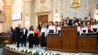 Photo of Poza zilei vine de la argeșenii prezenți astăzi la Senatul României