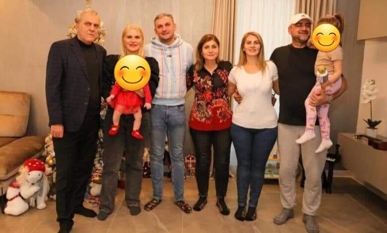 Photo of Poliția Modei: familie cu fițe și milioane de euro, în șosete pe Facebook
