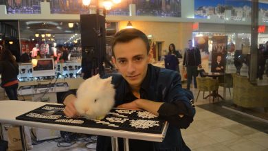 Photo of MAGICIANUL IONUȚ ȘI CREATORUL DRAGOȘ PRIOTEASA AU FOST PUNCTUL DE ATRACȚIE AL TÂRGULUI DE NUNȚI