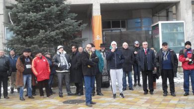 Photo of ÎN TRENING ȘI ADIDAȘI LA DEPUNEREA DE COROANE