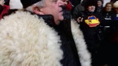 Photo of ȘOCANT!PRIMARII PSD DIN ARGEȘ DEGHIZAȚI LA POARTA COTROCENILOR