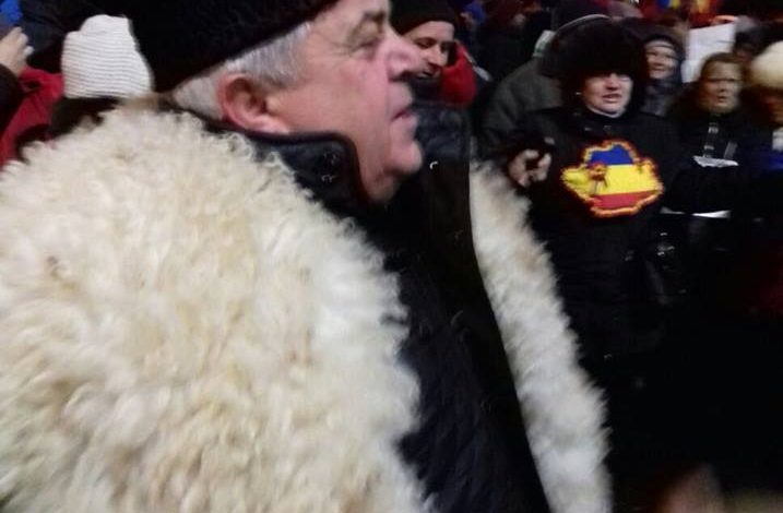 Photo of ȘOCANT!PRIMARII PSD DIN ARGEȘ DEGHIZAȚI LA POARTA COTROCENILOR