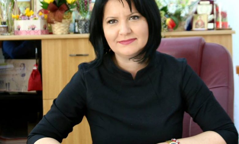 Photo of AFLĂ CE POLITICIENI ARGEȘENI FAC TERAPIE PRIN FASHION
