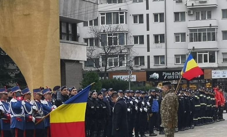 Photo of SĂRBĂTOARE MARE, OAMENI MICI!